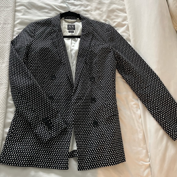 ARMANI SIZE 2 FITTED LONG BLAZER - Picture 2 of 2